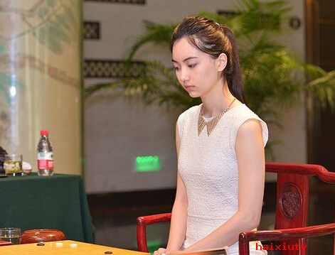 美女主播颜值高 不做美女主播做棋手3