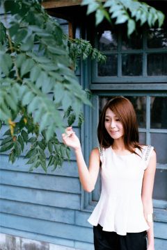 女主播好像朴妮唛 在直播间受网友骚扰3