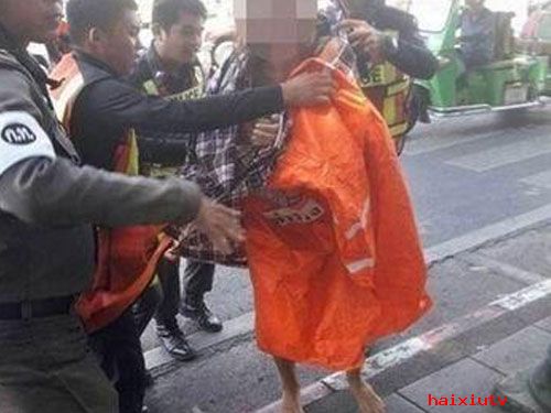 网站聊天室泰国洋妞难耐天气炎热 竟脱衣街头暴走3