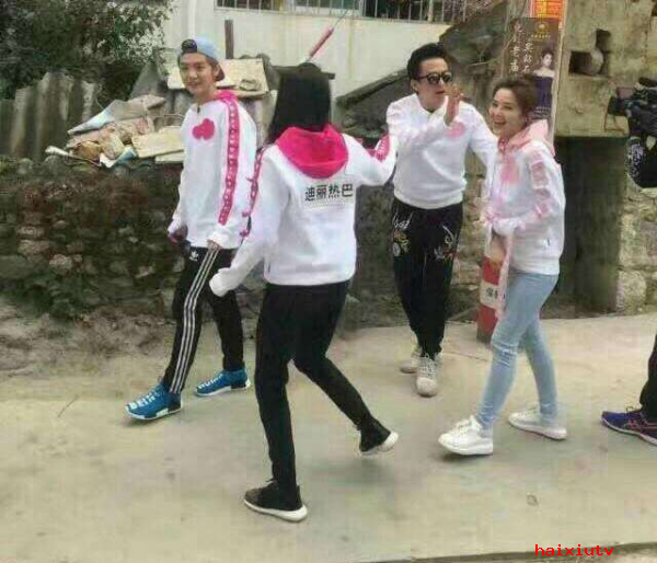 聊天室网友不忍迪丽热巴告别跑男3