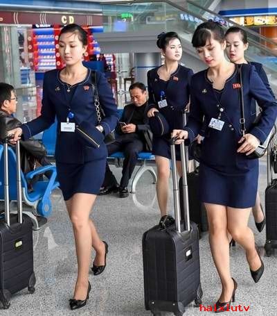秀场直播 朝鲜空姐新版制服露膝盖3