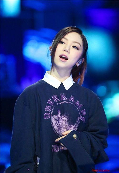 秀场直播间美女邓紫琪 穿休闲装被问皮裤3