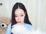 嗨秀秀场直播间 美女主播要抱你大腿
