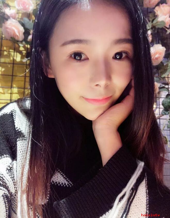 嗨秀直播间小鱼儿 百年蓝月难比眼眸之光1