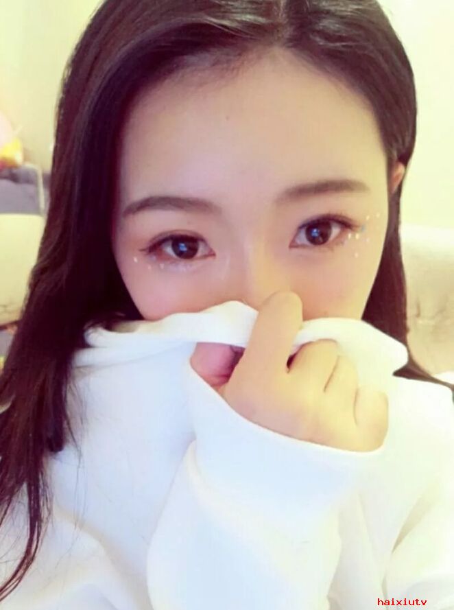 嗨秀直播间小鱼儿 百年蓝月难比眼眸之光3