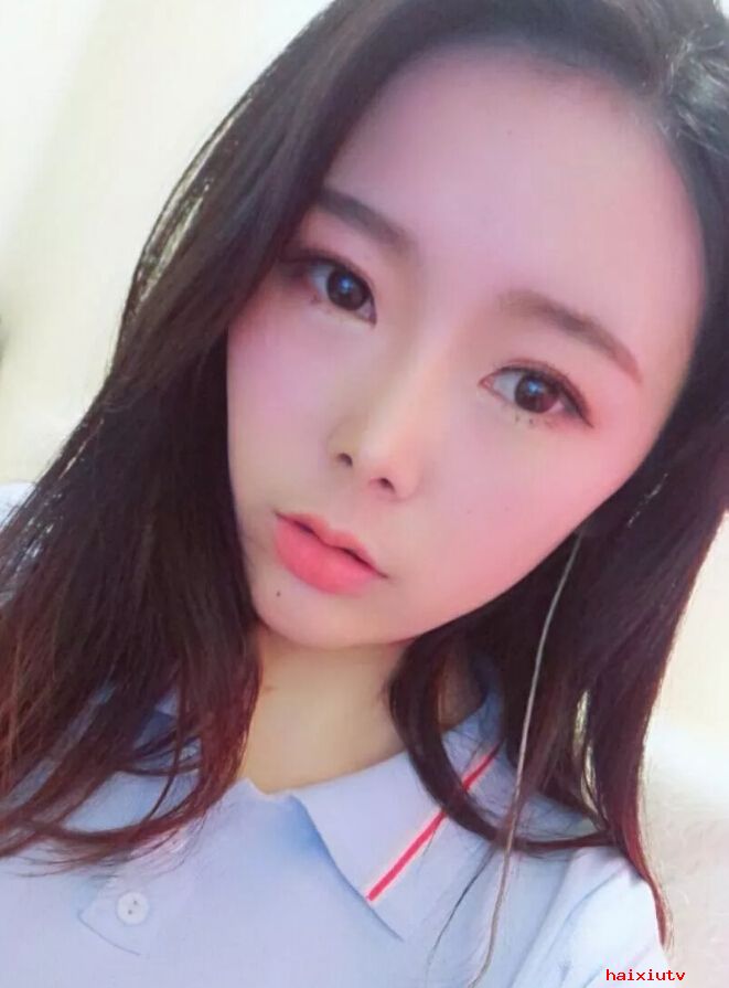 嗨秀直播间小鱼儿 百年蓝月难比眼眸之光4