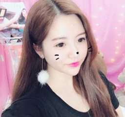 美女直播间来“吸猪” 比小猪佩奇还要洗脑的主播5
