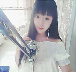 美女主播助力升冠 人美歌甜生病也要播1