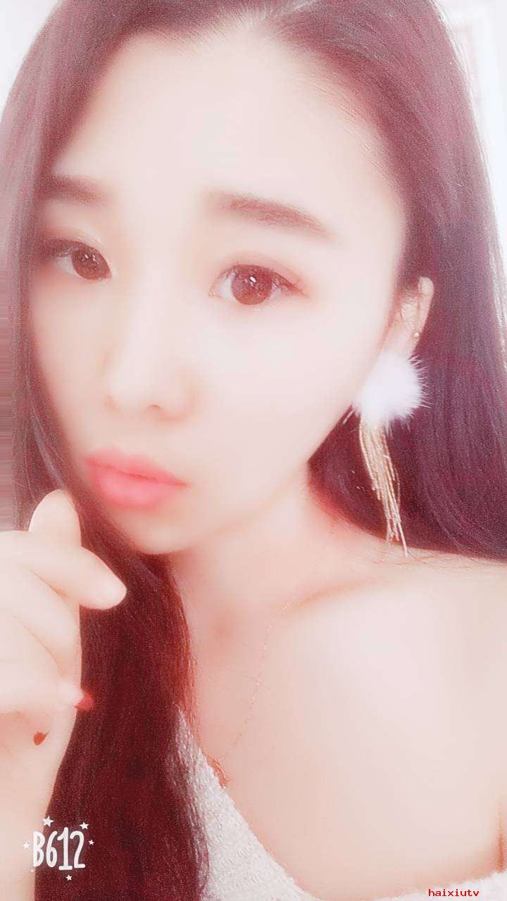 美女主播收获宠爱 你喜欢哪个守护我都为你开1