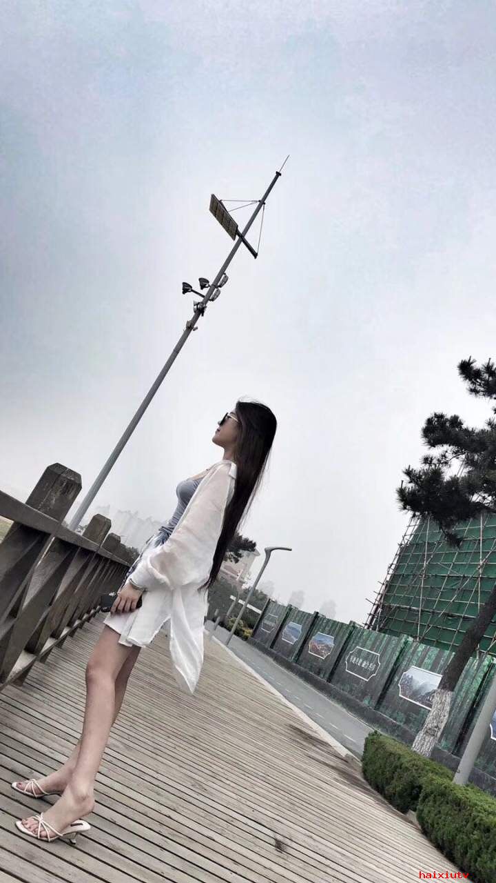 美女直播间在线 观众把最爱的留给主播2