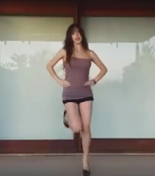 外国美女热舞视频 美女随性热舞好性感1