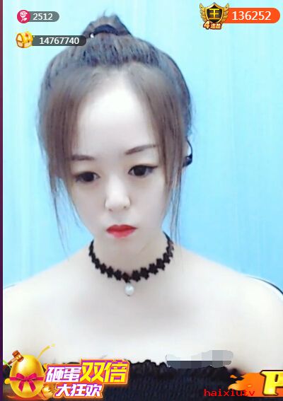 人气大眼美女主播火热pk中2